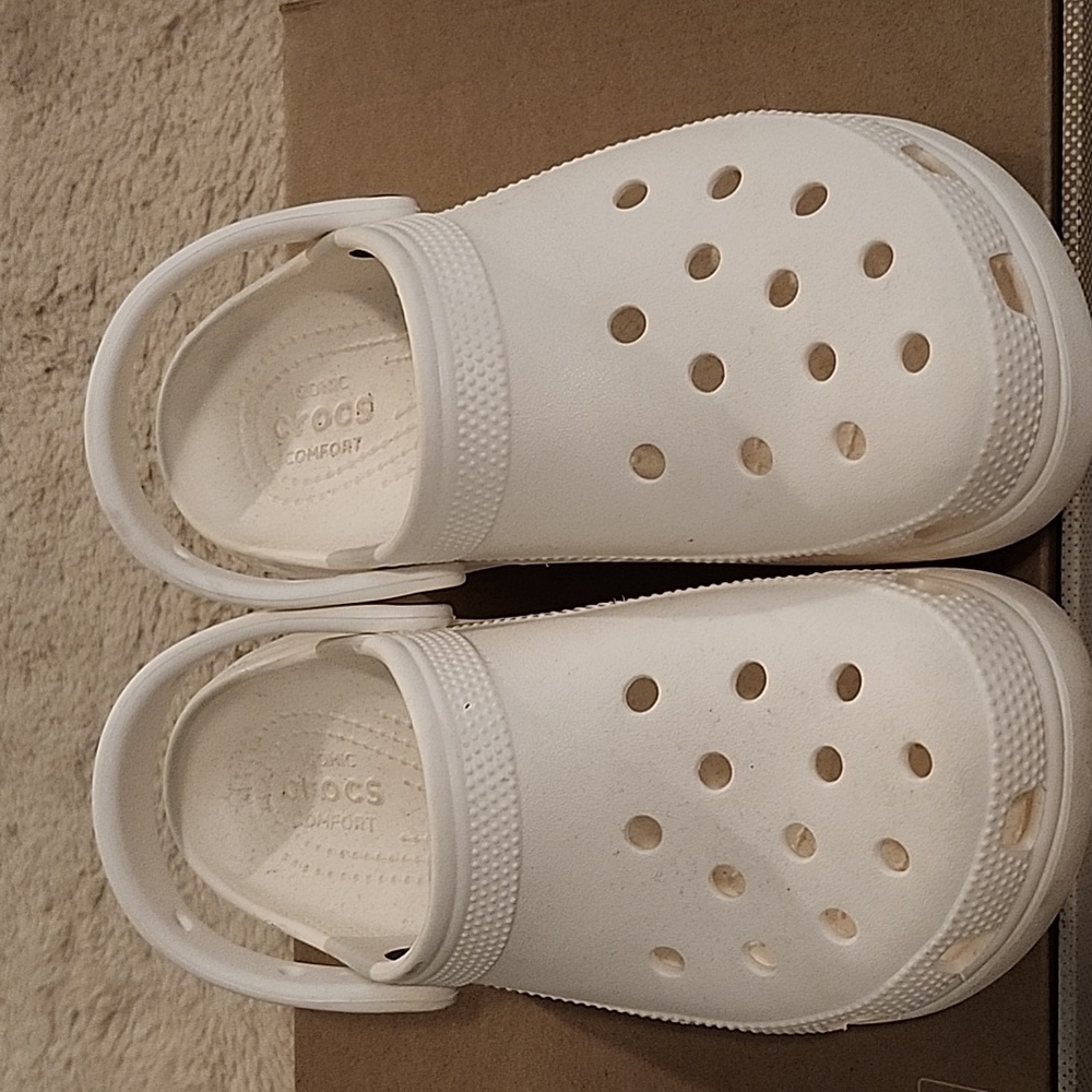 Crocs - Picture 2 of 4